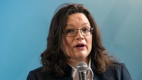 Nahles will Werkverträge vom Zoll kontrollieren lassen