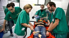 Im Notfall hilft der Knochenbohrer