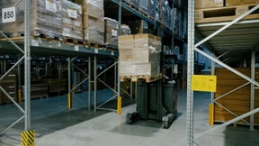 Jugendlicher stirbt nach Unfall mit Gabelstapler