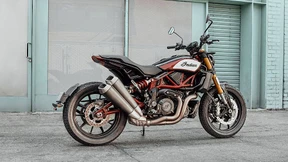 Flattrack-Renner und elektrische Roller