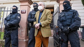 Mit Gewehr und Totschläger in den Bundestag