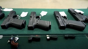 Vor der Wahl werden die Pistolen knapp