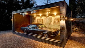 Autoschau im Luxusbau