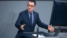 AfD wehrt sich gegen Vorwürfe Özdemirs