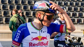 Evenepoel reißt aus und stürzt kurz vor dem Ziel