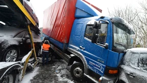 30 Verletzte bei Massenkarambolage mit 100 Autos