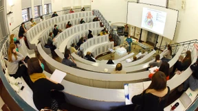 Angriff mit der Abrissbirne