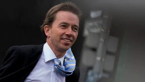 „Wäre eine Klemme für die  Krawatte angebracht?“ 