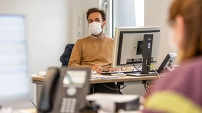 „Tröpfchen fliegen bis zu 20 Meter weit“