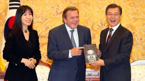 Schröders neue Freundin erhielt schriftliche Abmahnung