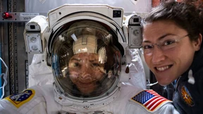 Erstes Frauenduo auf Außeneinsatz im Weltall