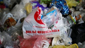 China verbietet Plastiktüten und Einweg-Strohhalme