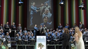 Politstar mit Schwanen-Logo