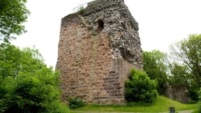 Baudenkmal hoch über dem Lahntal