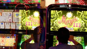 Spielhallen, Schlaglöcher, Sandhaizähne