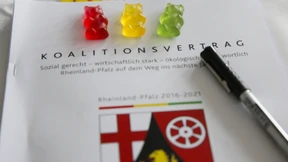 FDP und Grüne stimmen für Koalition mit SPD