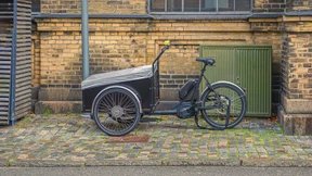 E-Dreirad-Fahrer rammt Auto