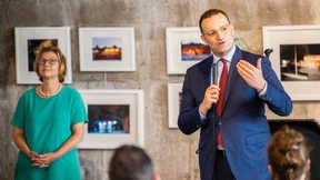 Zu Besuch bei Parteifreunden