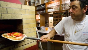 Da kommt Paolo mit dem Pizza-Blitze