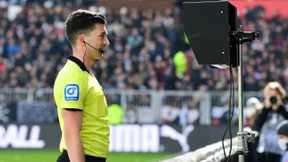 Schiedsrichter sollen Video-Entscheidungen per Mikrofon erklären