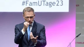 Warnschuss oder Knieschuss?