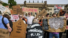 Demo gegen Schließung des Instituts für Archäologie