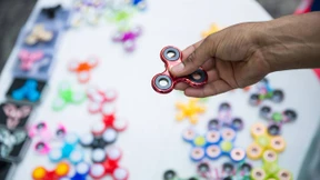 Zoll zieht tonnenweise unsichere Fidget Spinner aus dem Verkehr