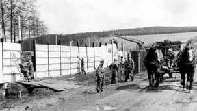 Man kann die Mauer und ihre Erbauer nur auslachen