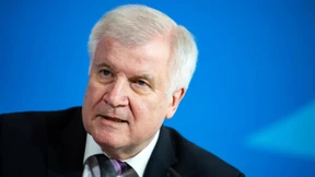 Seehofer warnt vor größerer Flüchtlingswelle als 2015