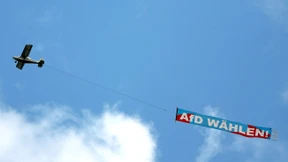 Bloß kein Plauderbild mit der NPD