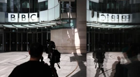 Skandal um Moderator, der Pornobilder kaufte, setzt BBC unter Druck