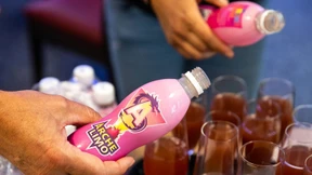 Jugendliche kreieren „Arche-Limo“