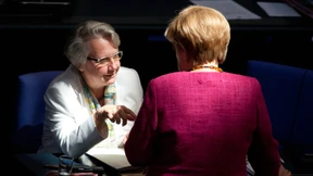 Merkel spricht Schavan „vollstes Vertrauen“ aus