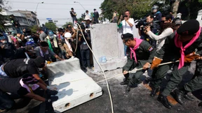 Die Polizei öffnet die Tore