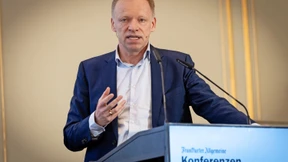 „Das ist nicht einmal ein Tropfen auf dem heißen Stein, das ist Homöopathie“