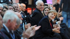 Unter dem Joch historischer Größe