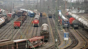 Kesselwagen undicht: Bahnhof Bischofsheim gesperrt