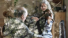 Mit dem Cello gegen das Vergessen