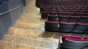 Mit schwarz-grüner Schleife für die Kultur