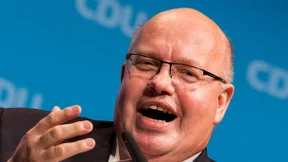 Peter Altmaier weist Kritik an seiner Doppelrolle zurück
