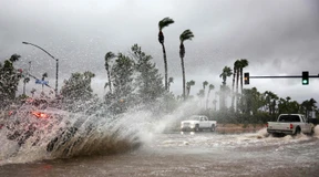 „Hilary“ setzt Teile Kaliforniens unter Wasser