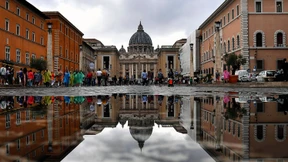 Steht der Vatikan am Rande des Bankrotts?