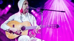 Ein Strahlen in der Dunkelheit