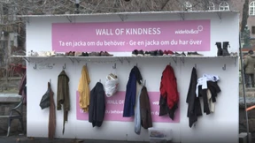 „Wand der Freundlichkeit“ hilft Bedürftigen