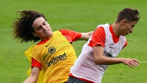 Schmale Schultern, breite Brust