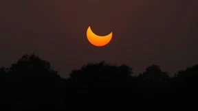 Partielle Sonnenfinsternis begeistert Schaulustige
