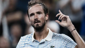 Medwedew rastet aus – und verliert in Runde eins