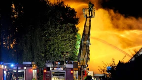 Schwere Explosion in Fabrik