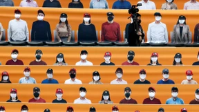 Mit Etikette und Zwang