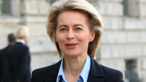 Von der Leyen als Superministerin im Gespräch 